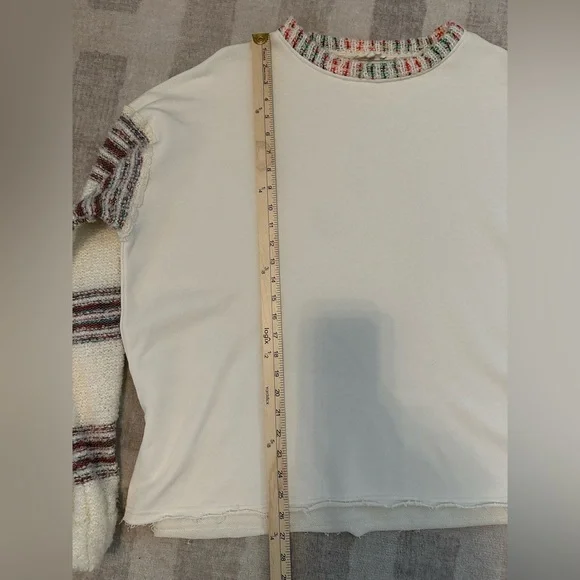 Easel Women’s Neutral Oversized Sweater (Size L) - Picture 6 of 7